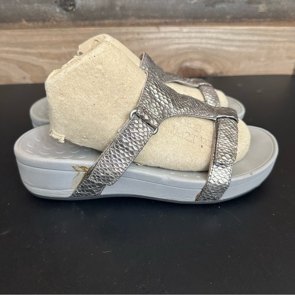 Vionic Ellie Metallic Pewter Snake Slip In Sandals Ladies Size 8 Arch Support - Picture 10 of 10
